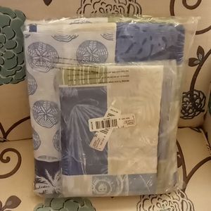 Queen size bed covering with matching shams